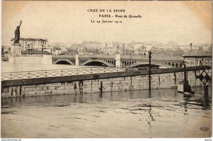 CPA Inondations PARIS 1910 Pont de Grenelle (972244)