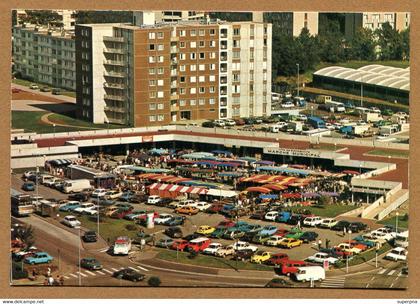 VANDOEUVRE-LES-NANCY  (54) : " LE MARCHE MUNICIPALE "