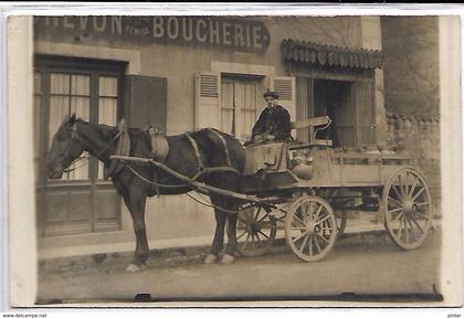 VAUX EN VELIN - Attelage devant la BOUCHERIE DREVON - CARTE PHOTO