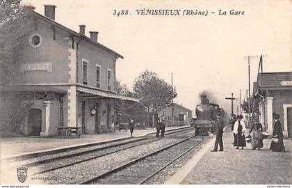 Vénissieux         69      Intérieur de la gare      ( voir scan)