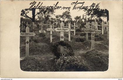 CPA Verdun - Cimetiere - Heldengraben von Verdun - 1916 (1036873)