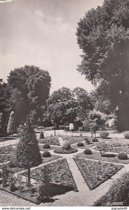 cp , 03 , VICHY , Dans les Grands Parcs, Jardins à la Française