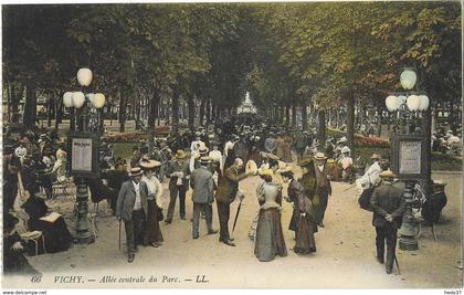 Vichy - Allée centrale du Parc