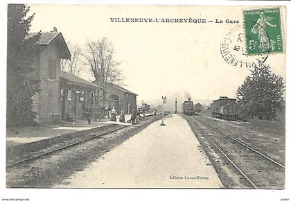 VILLENEUVE L'ARCHEVEQUE - La Gare - TRAIN