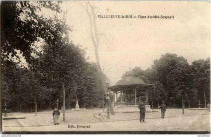 Villeneuve le Roi - Place Amedee