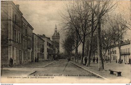 CPA VILLENEUVE-sur-LOT Le Boulevard (89883)