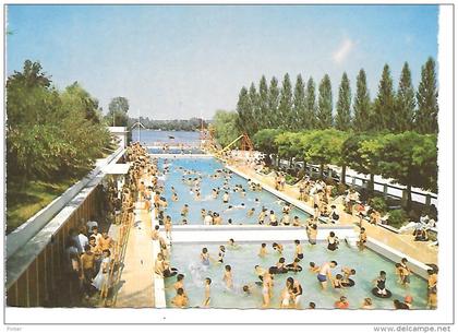 VIRY CHATILLON - La piscine