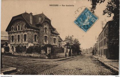 CPA VOUZIERS - Rue Gambetta (135156)