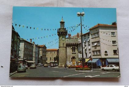 Cpm, Yssingeaux, place du maréchal Foch et le vieux beffroi, Haute Loire 43