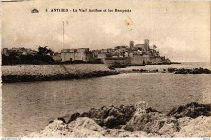 CPA ANTIBES - Le Vieil ANTIBES et les Remparts (639547)