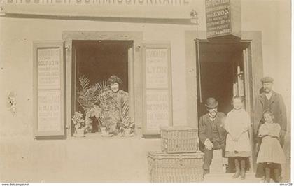 LYON - CARTE PHOTO - BROCHIER COMMISSIONNAIRE POUR LYON - 34 RUE TUPIN ET 1 RUE PLENEY LYON 01