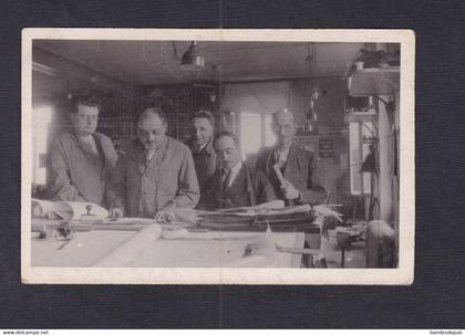 Carte Photo Lyon 7 Groupe dessinateurs employes SNCF Rue de la Scaronne ( archives Paul Brochet dessinateur PLM )