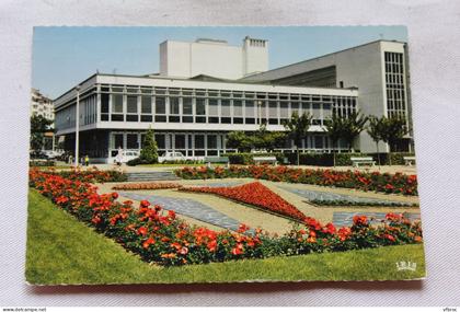 L615, Cpm 1973, Lyon, la mairie du 8 ème et son jardin, Rhône 69