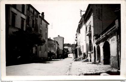 Biot, La Rue principale