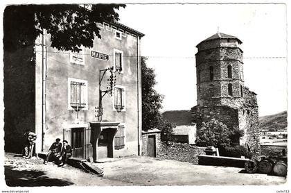 11 - B24869CPSM - PRADELLES CABARDES - La Mairie et L' Eglise, - Très bon état - AUDE