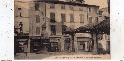 ANDUZE LA FONTAINE ET LA PLACE COUVERTE