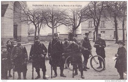 Ingrandes - Place de la Mairie et de l'Eglise