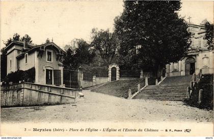 CPA Meyzieu - Place de l'Eglise - L'Eglise - Entree du Chateau FRANCE (962500)