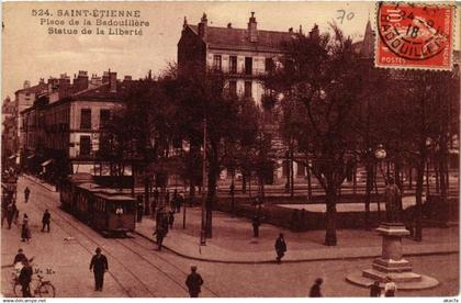 CPA St-ÉTIENNE Place de la Badouillere Statue de la Liberte (401847)