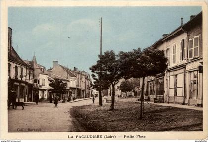 La Pacaudiere, Petite Place