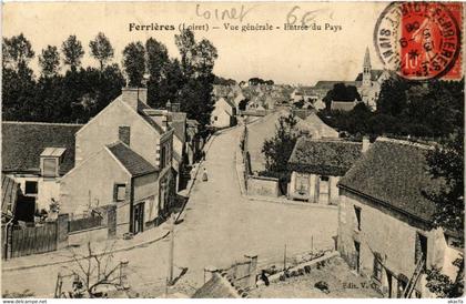 CPA FERRIERES - FERRIERES-en-GATINAIS - Vue générale - Entrée du Pays (632088)