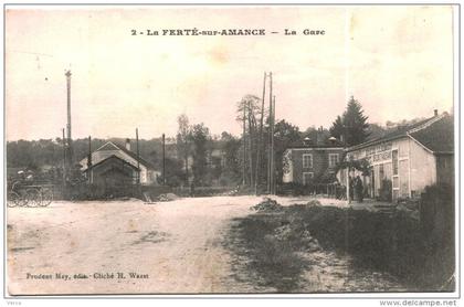 CARTE POSTALE ANCIENNE DE LAFERTE SUR AMANCE -  LA GARE