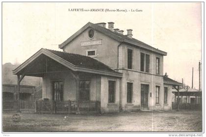 CARTE POSTALE ANCIENNE DE LAFERTE SUR AMANCE -  LA GARE