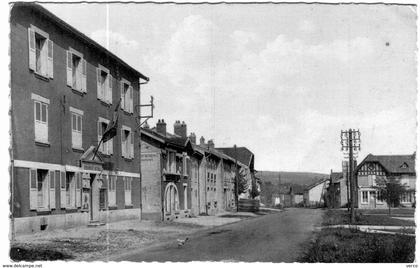 Carte Postale Ancienne de CHARNY-grande rue-gendarmerie