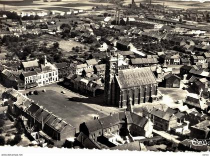 Carte  POSTALE  Ancienne de  ANICHE - Place de l'Eglise