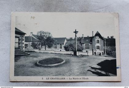 le Chatellier, la mairie et l'école, Orne 61