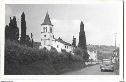 MEHARIN (4) intérieur du village église automobile