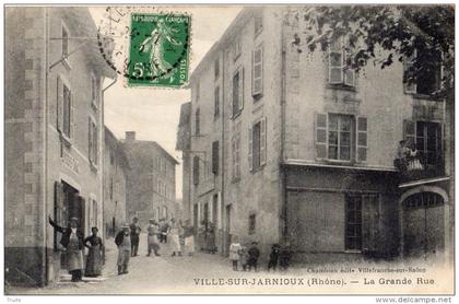 VILLE-SUR-JARNIOUX LA GRANDE RUE ANIMEE