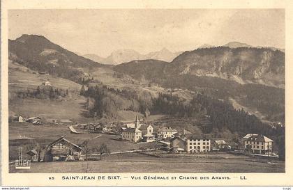 CPA Saint-Jean de Sixt vue générale et chaîne des Aravis