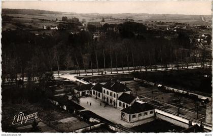 CPA Donnemarie-en-Montois - Panorama de Dontilly - Ecoles (1038647)