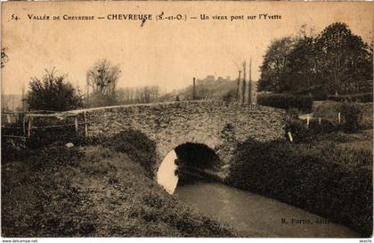 CPA Vallée de CHEVREUSE - CHEVREUSE - Un vieux pont sur l'YVETTE (102762)