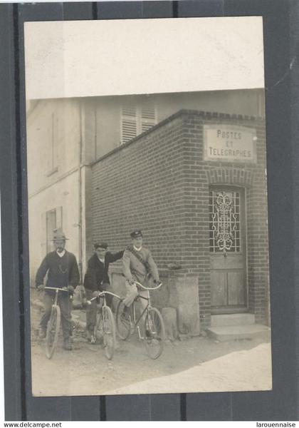 95- BRAY -ET-LÛ- POSTE ET TELEGRAPHE AVEC LES FACTEURS - CARTE PHOTO