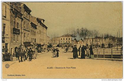 Gard : Alès, Descente du Pont Vieux, Animée