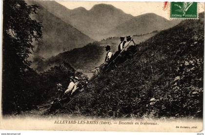 CPA ALLEVARD-les-BAINS - Descente en traineaux (295997)