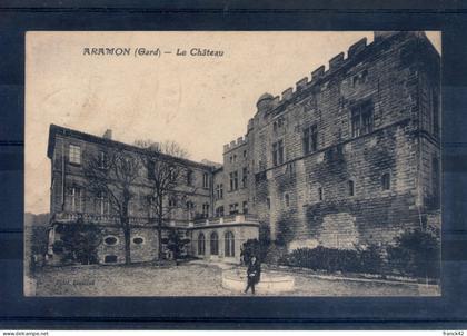 30. aramon. le château