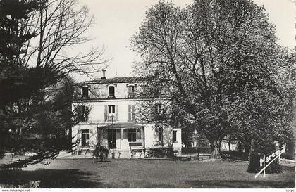 CPSM Arcueil - Cachan Le Dispensaire dans le Parc d'Arcueil