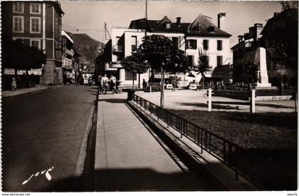 CPA ARGELES-GAZOST - La ville, Au fond, le Pibeste (110385)