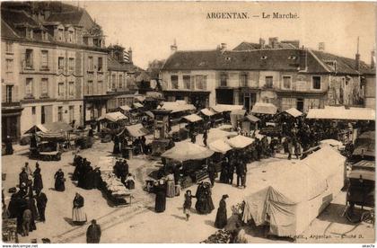 CPA ARGENTAN Le Marché (868625)