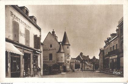 CPA Arnay-le-Duc Place Carnot Côté des Halles