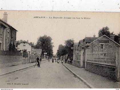 ARPAJON LA NOUVELLE AVENUE (EN FACE LA MAIRIE)