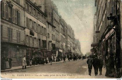 Paris - Rue de Passy