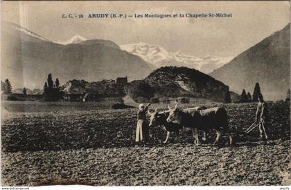 CPA ARUDY Les Montagnes et la Chapelle Saint-Michel (1163594)