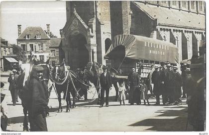 CARTE-PHOTO ATHIS de l'Orne: attelage chevaux Deslandes minotier à St Pirre du Regard sur place de l'église