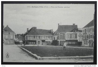 18 Aubigny-sur-Néré 1521. Aubigny-Ville (Cher) - Place Marché, côté Sud place du march D18D K18015K C18015C RH006454