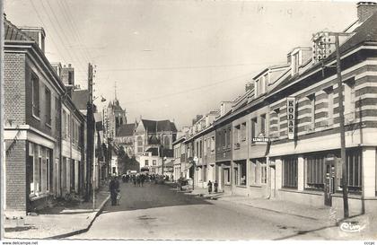 CPM Aumale La Rue St-Lazare