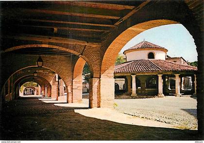 82 - Auvillar - La Halle aux grains et les Cornières - Carte Neuve - CPM - Voir Scans Recto-Verso